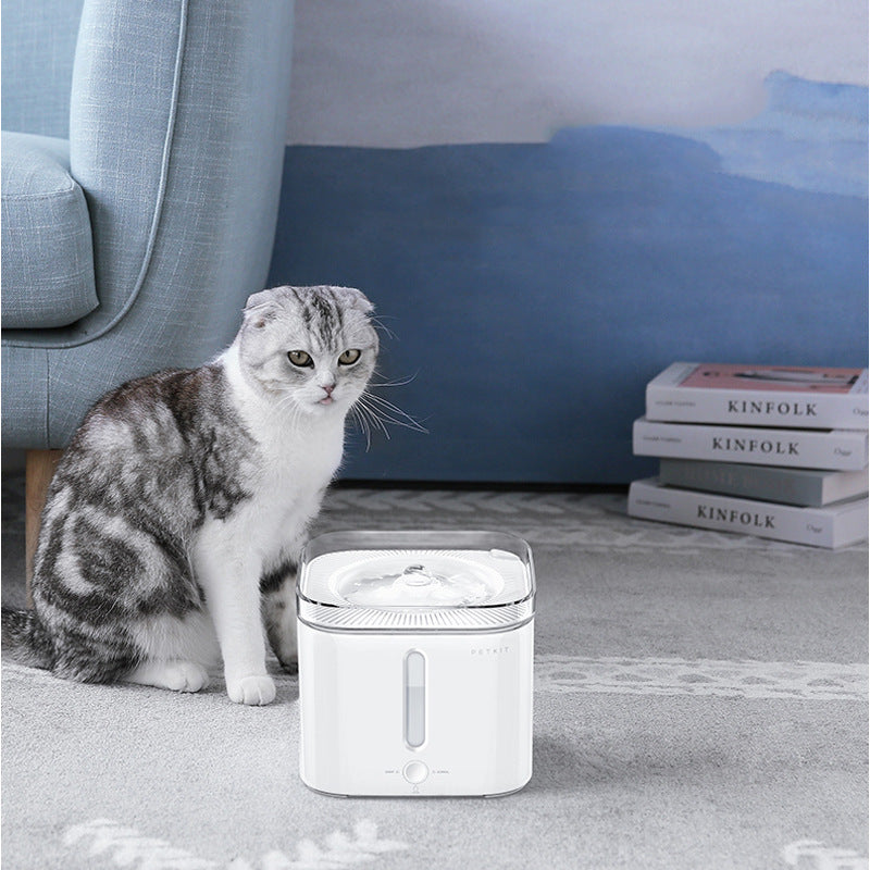 PetHaven.comWhite pet drinking fountainWhite pet drinking fountainItem No.: Xiao Pei drinking fountain
 
 Category: Pet Food
 
 Applicable object: cat
 
 Specification: white, 2nd generation tray
 
 Material: Plastic0