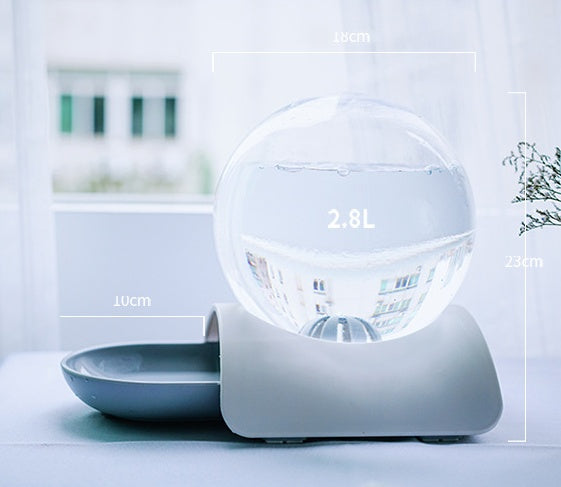 PetHaven.comPet automatic drinking fountainPet automatic drinking fountainMaterial: ball / AS; other / PP
 
 Product size: 29*18*23 cm
 
 Capacity: 2.8L
 
 Compact body, spherical water bottle, large capacity. Semi-circular small bowl to e0