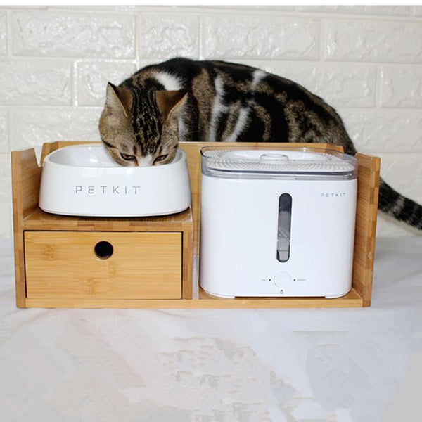 PetHaven.comWhite pet drinking fountainWhite pet drinking fountainItem No.: Xiao Pei drinking fountain
 
 Category: Pet Food
 
 Applicable object: cat
 
 Specification: white, 2nd generation tray
 
 Material: Plastic0
