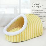 PetHaven.comThickenedThickened Three-dimensional Cat Nest Macaron Double-piece Autumn And WProduct information:
 
 Color: Small size 45*30*25, medium 55*40*30, large 60*45*35
 
 Specifications: pink, green, blue, yellow
 
 Material: cloth
 
 Applicable objbed
