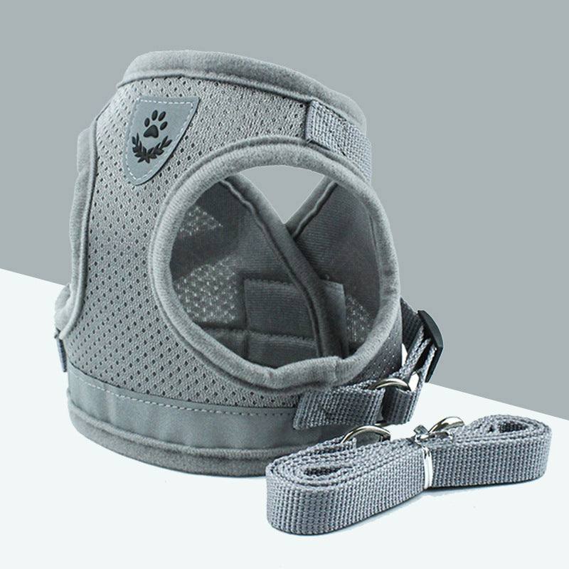 PetHaven.comPet Leash Breathable Mesh Chest BackPet Leash Breathable Mesh Chest BackOverview:
 
 Hook and loop closure, easy to put on and take off
 
 Breathable mesh material. Soft and comfortable, make your pet comfortable to wear
 
 Reflective bepet handling
