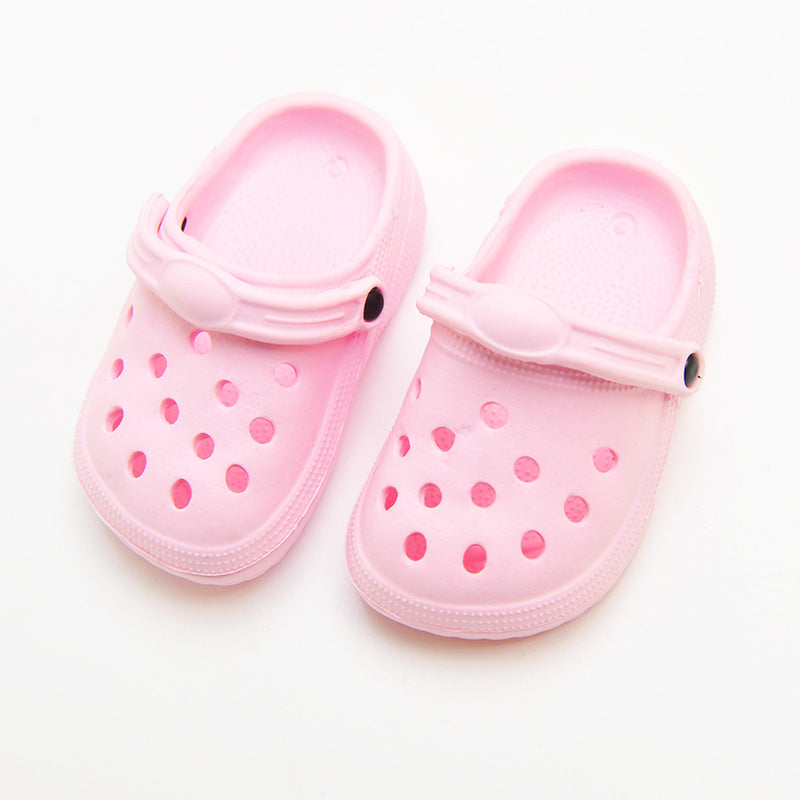 PetHaven.comFashion Personality Summer Dog ShoesFashion Personality Summer Dog ShoesProduct information:
 
 Color: blue, green, yellow, pink
 
 Size: suitable for adult cats and puppies
 
 Function: Decoration
 
 Material: EVA
 
 Applicable object: shoes